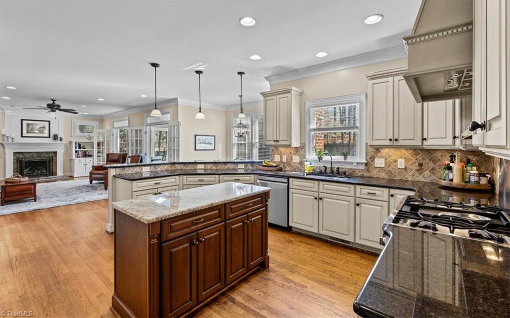 4102 Westmount Drive