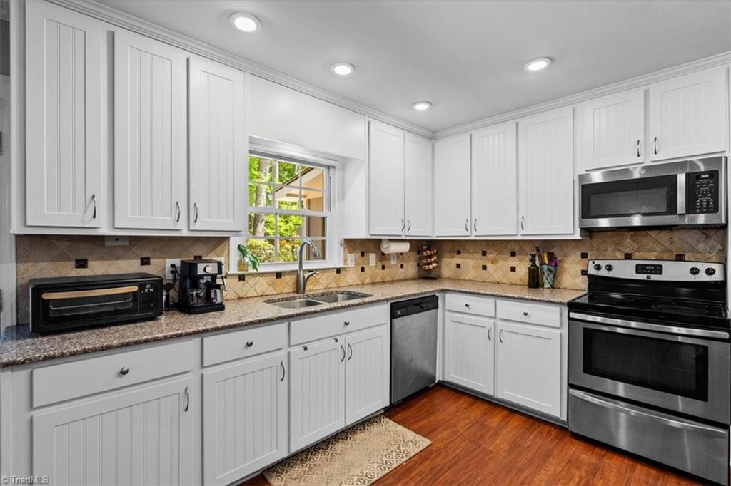 3502 Smoketree Drive