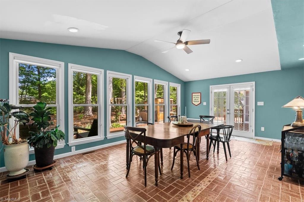 3502 Smoketree Drive