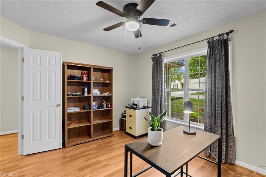 8 Mansfield Circle