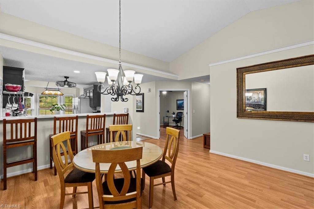 8 Mansfield Circle