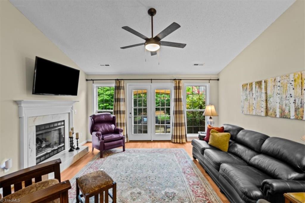 8 Mansfield Circle