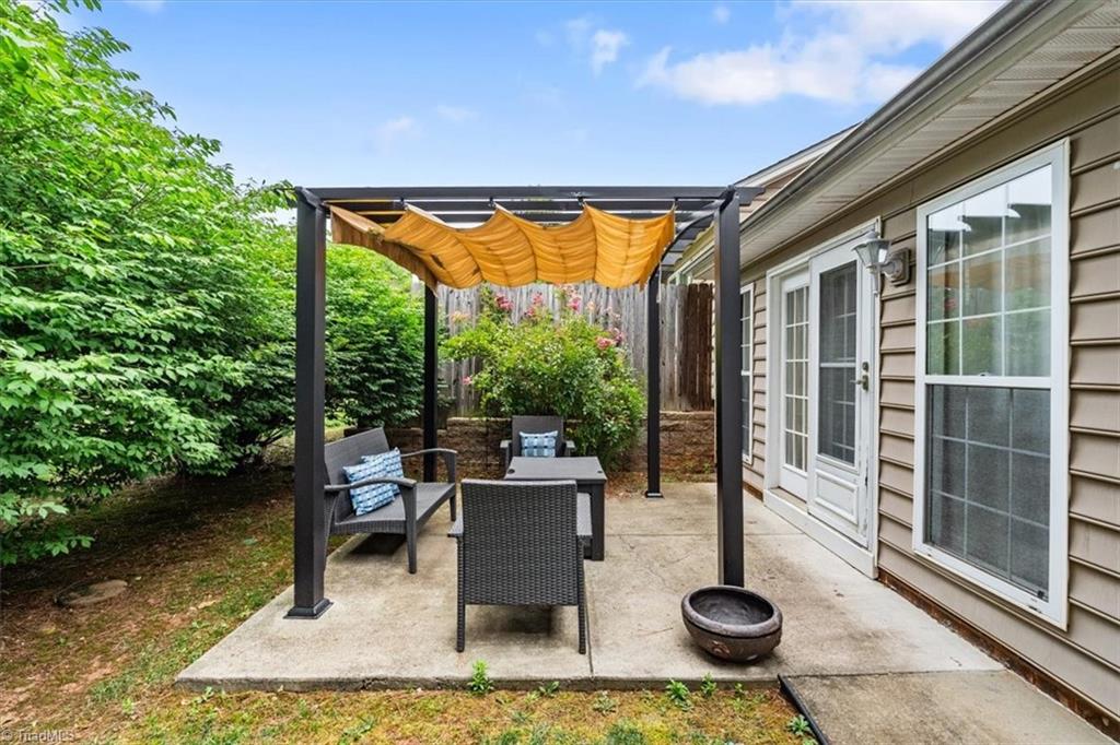 8 Mansfield Circle