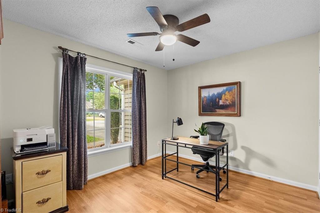 8 Mansfield Circle