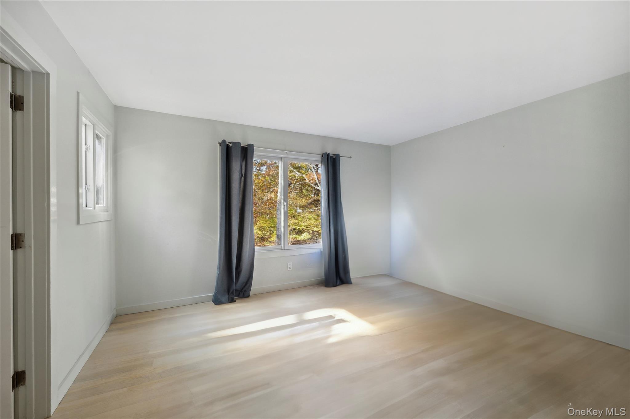 6 Woodland Way