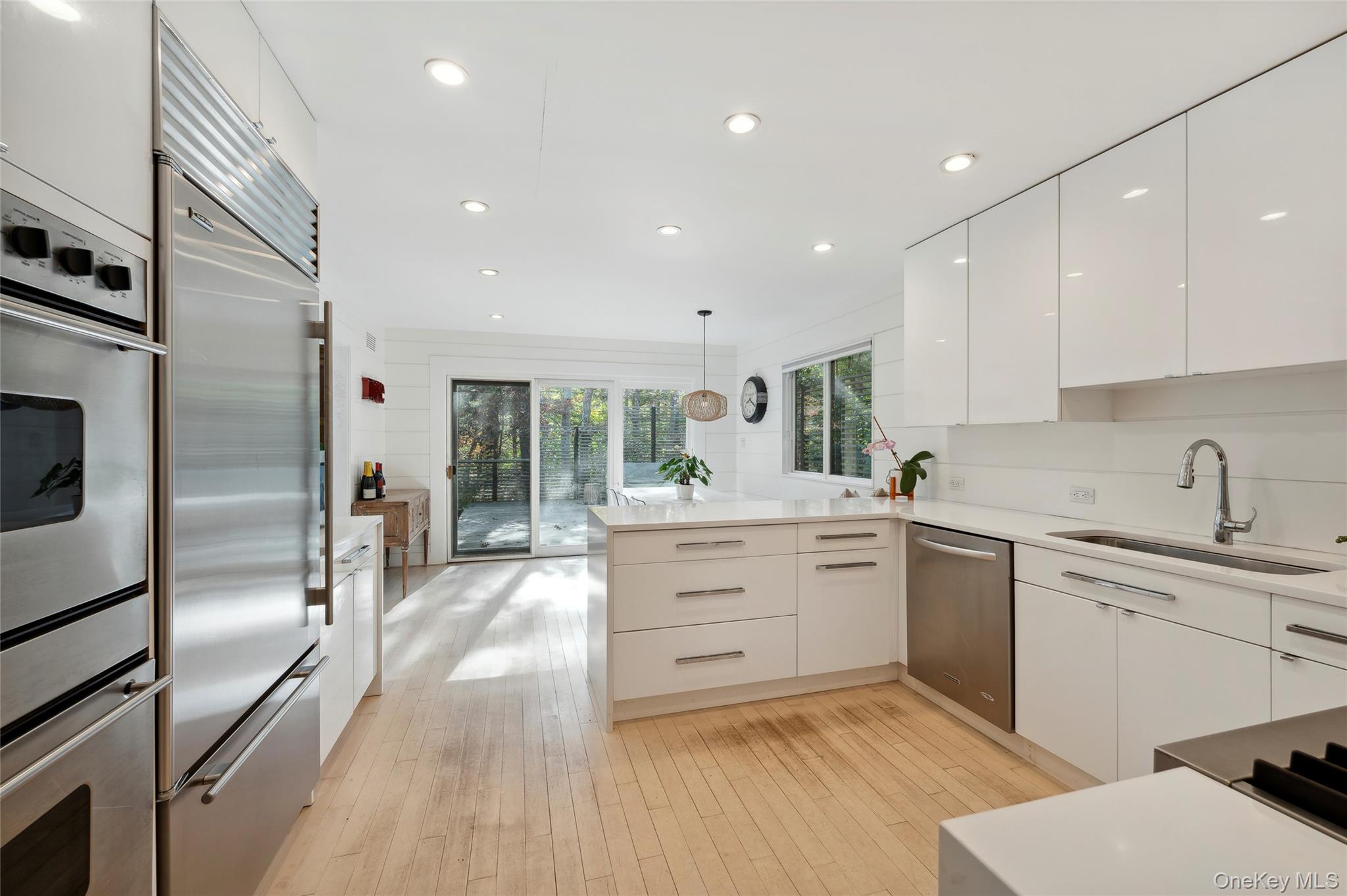 6 Woodland Way