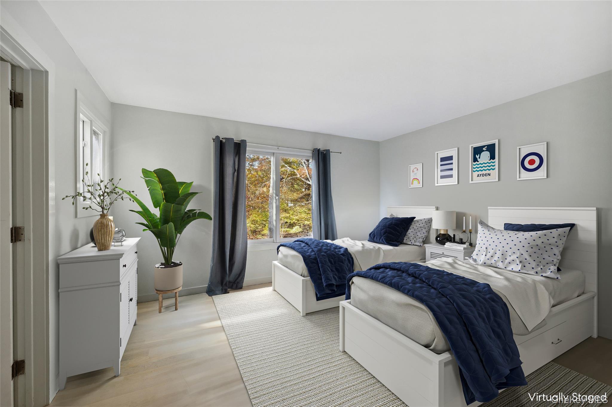6 Woodland Way