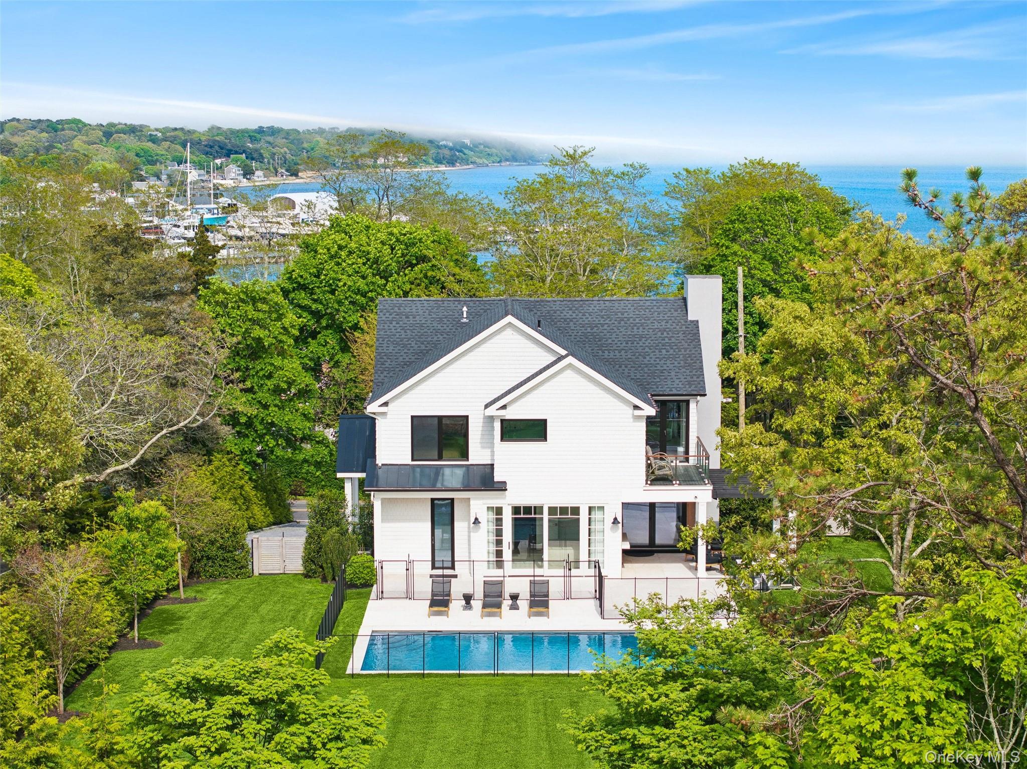 28 Canoe Place Road