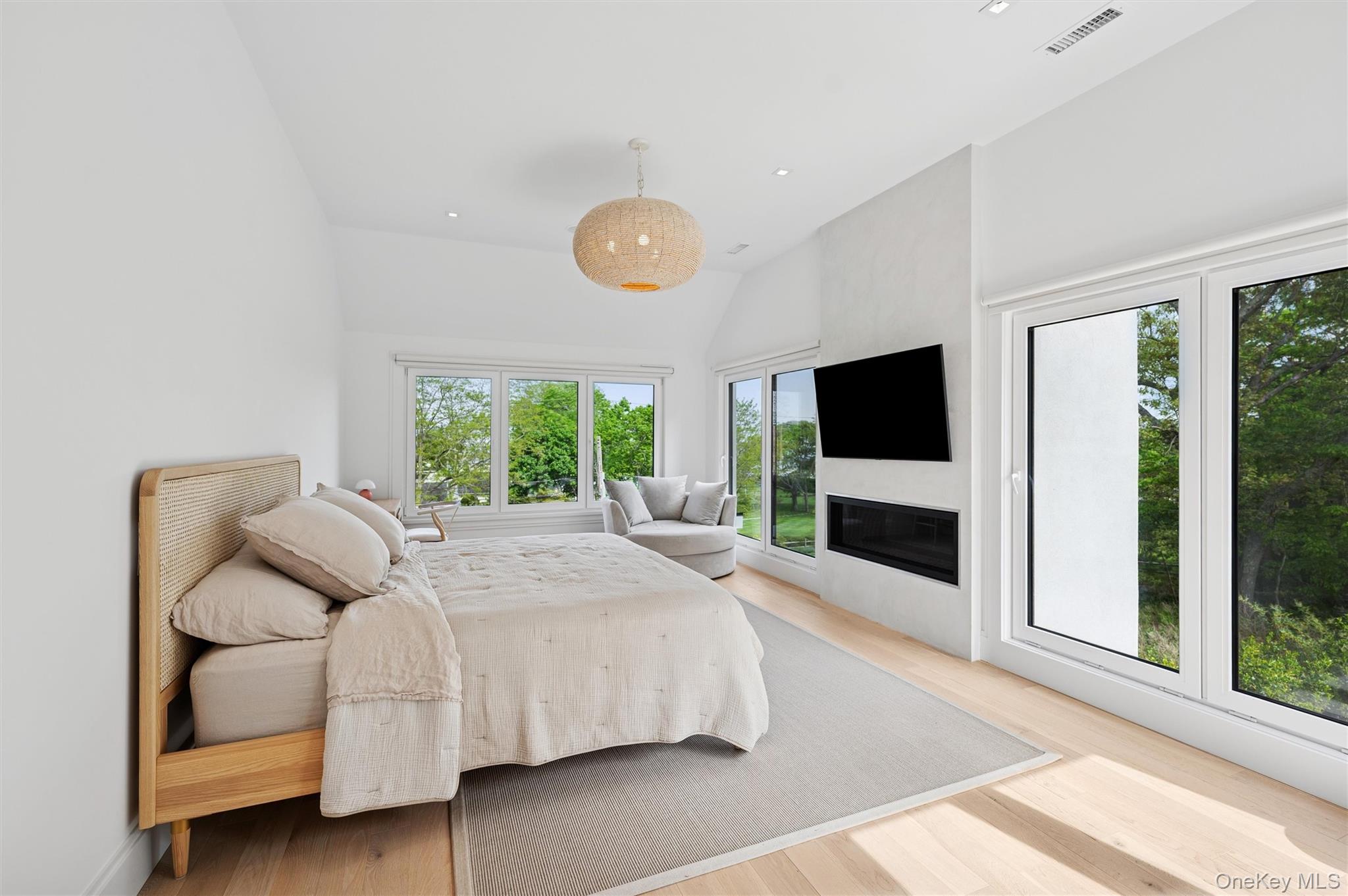 28 Canoe Place Road