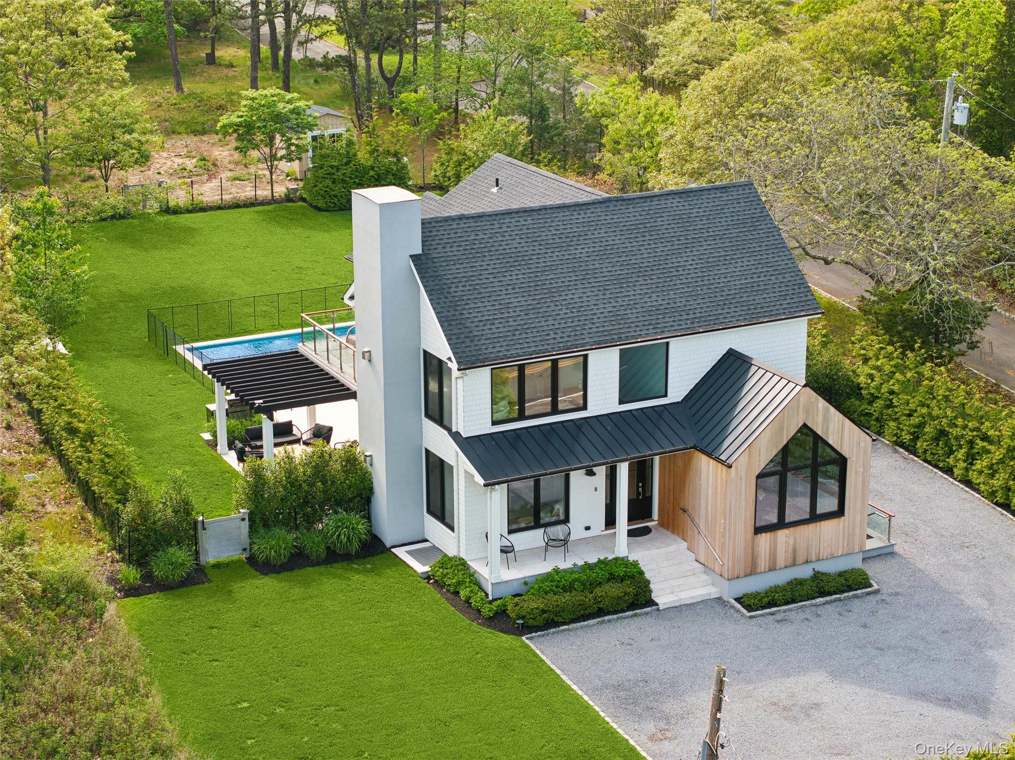 28 Canoe Place Road