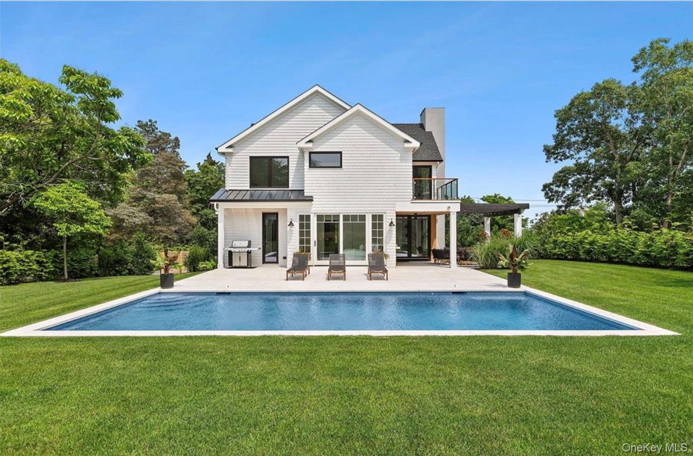 28 Canoe Place Road