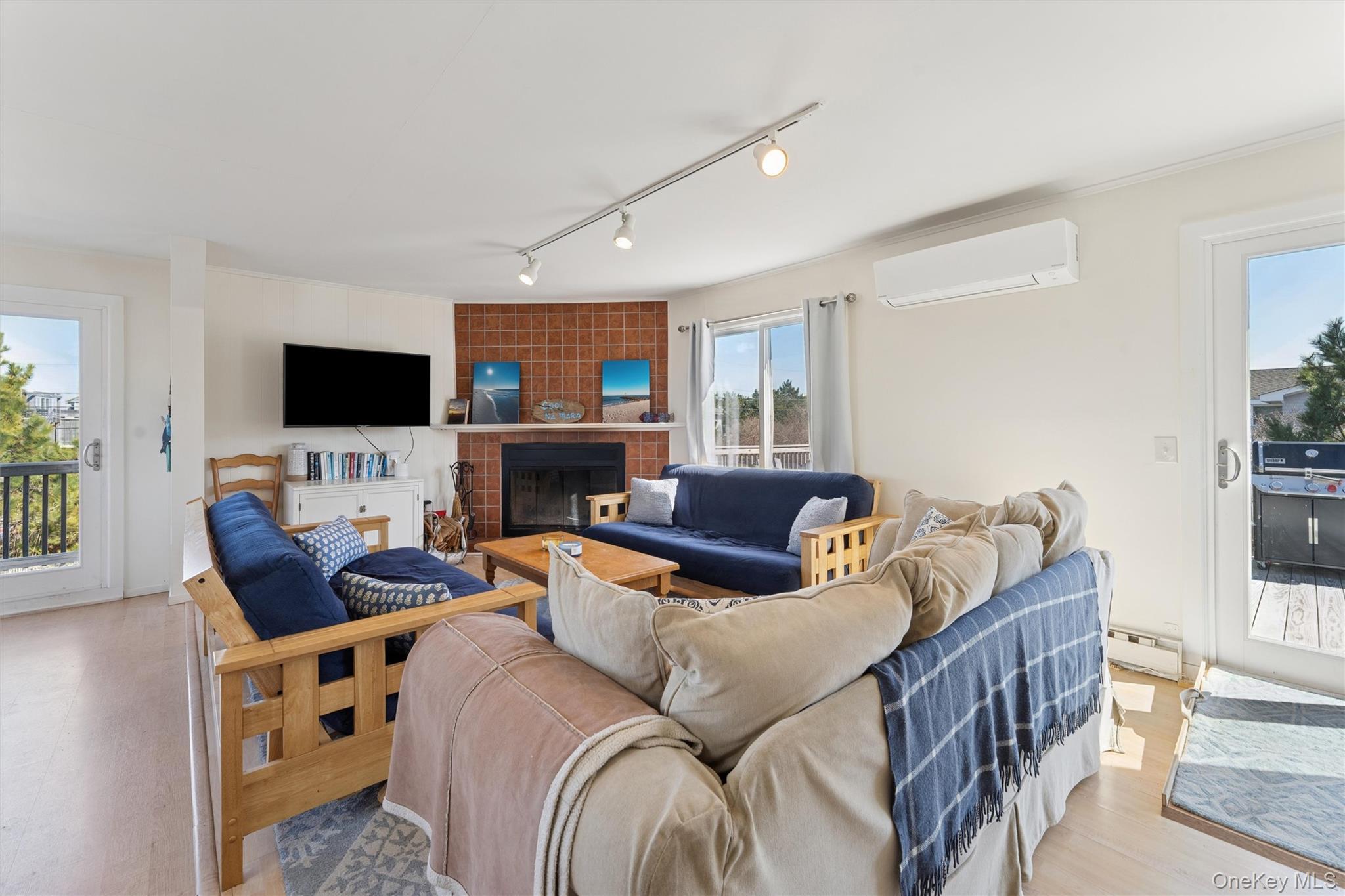 7 Cove Lane