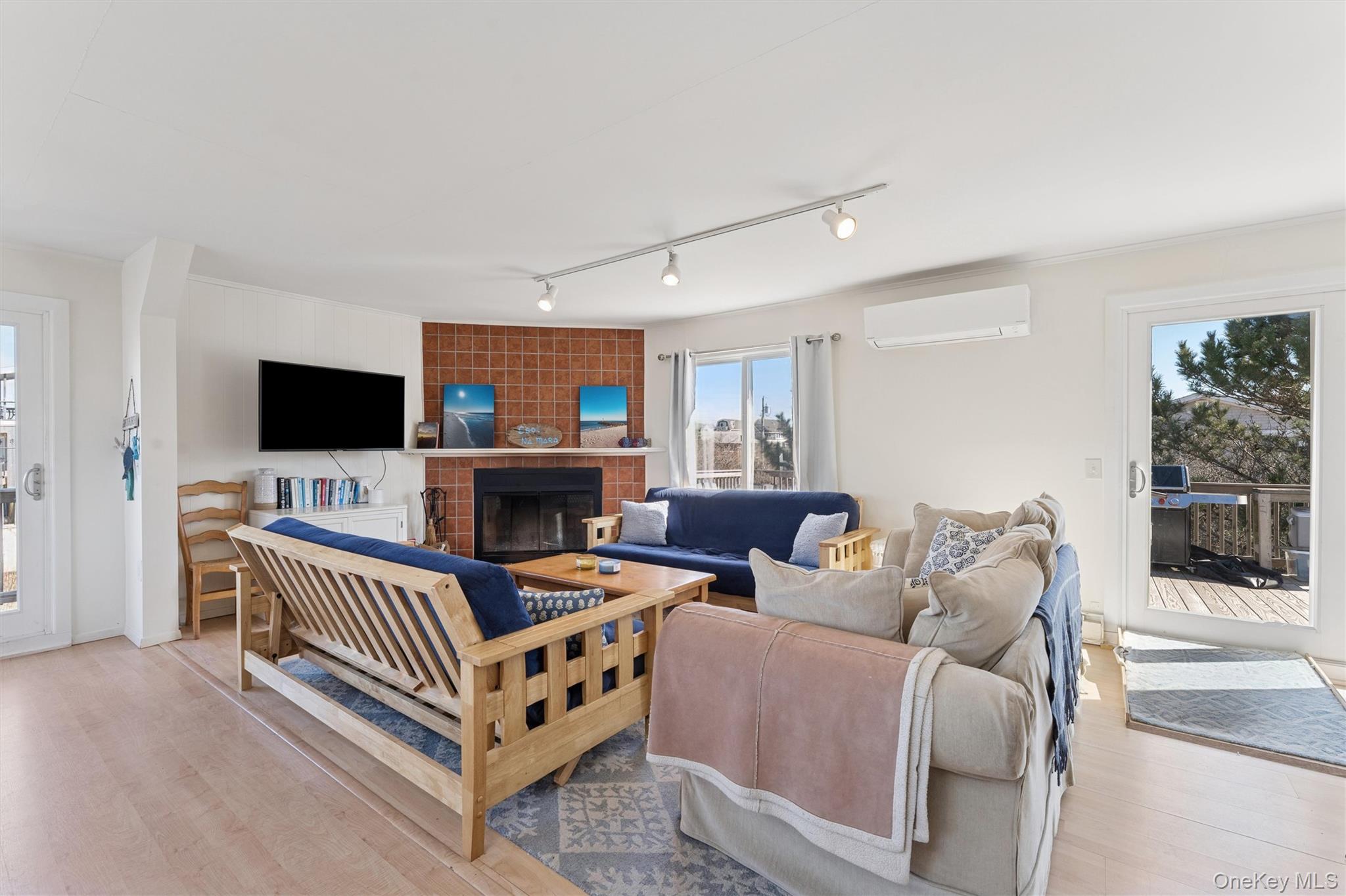 7 Cove Lane