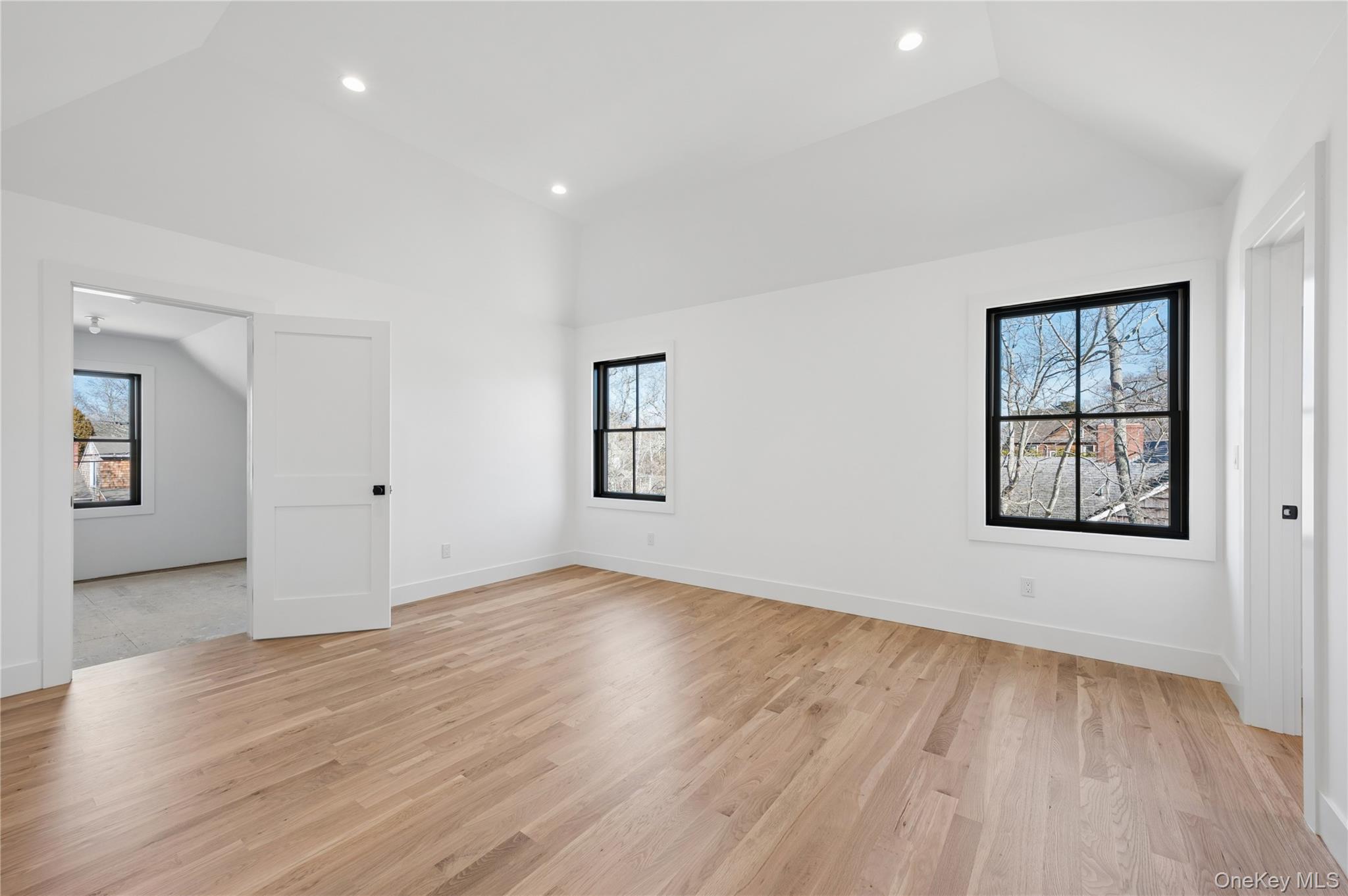 14 Bay Avenue