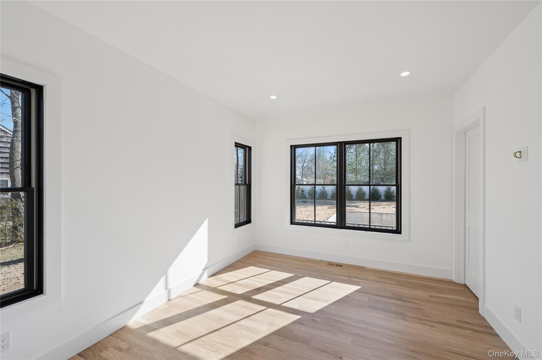 14 Bay Avenue