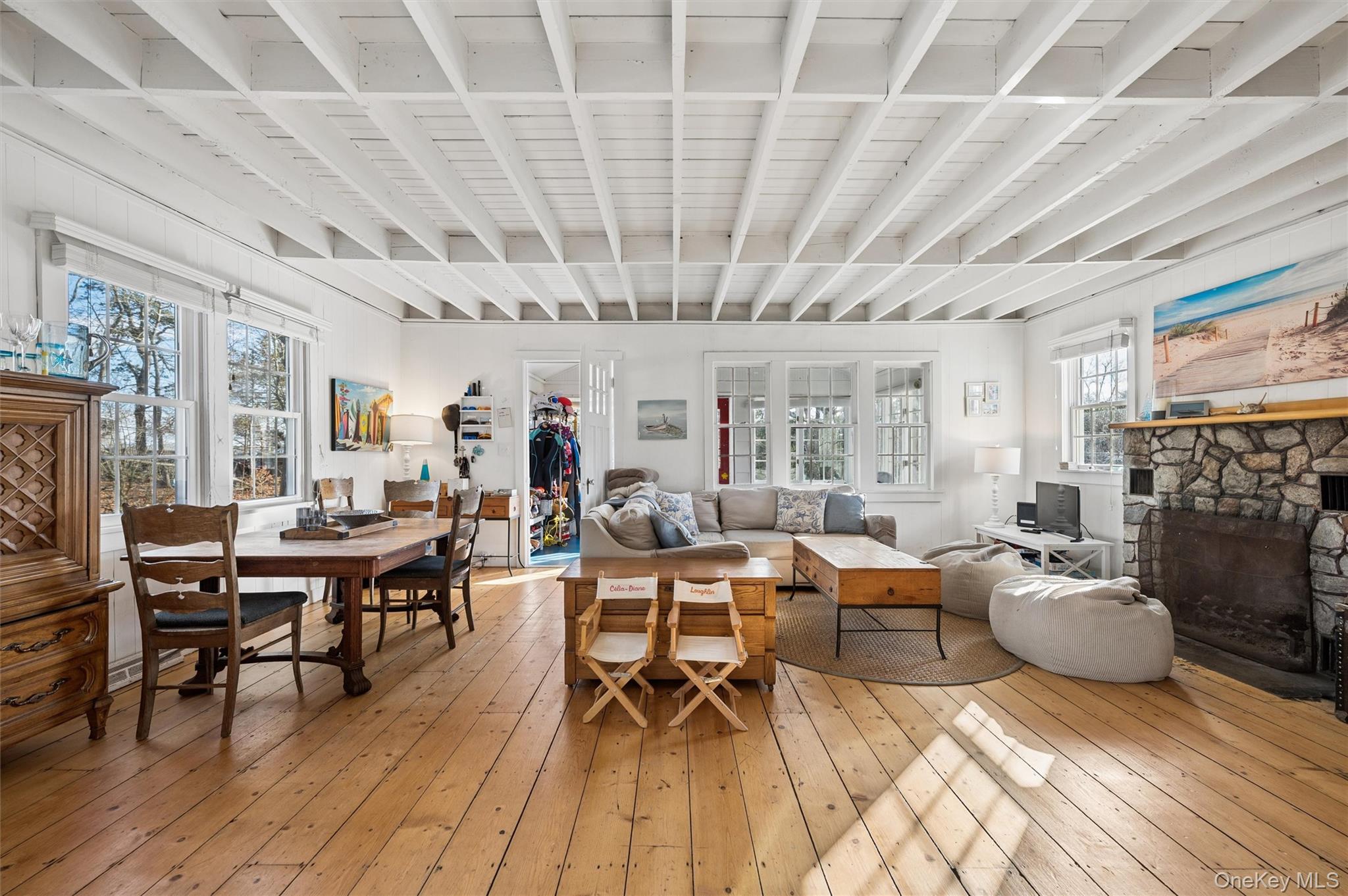 6 Private Row