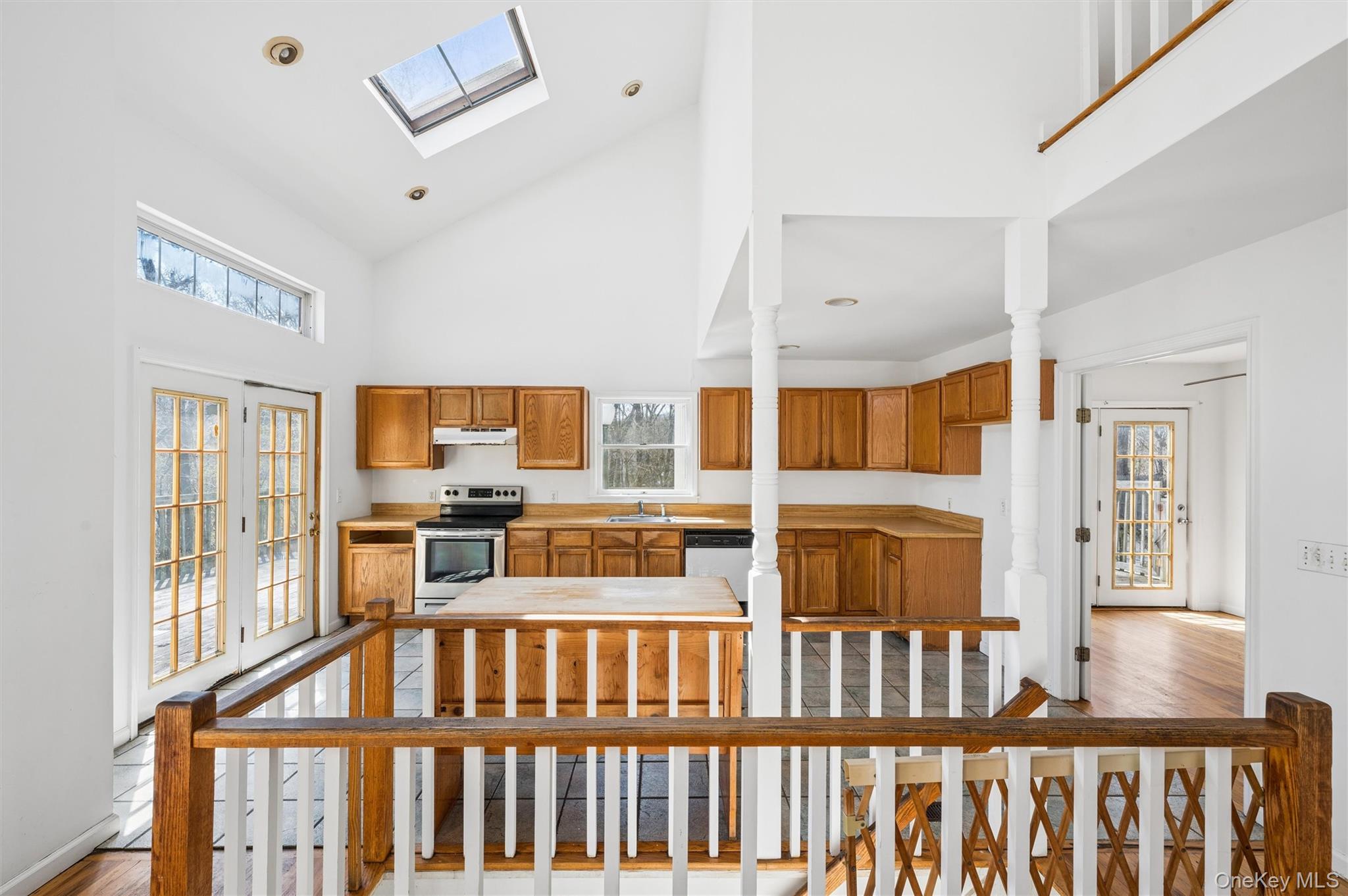 221 E Montauk Highway