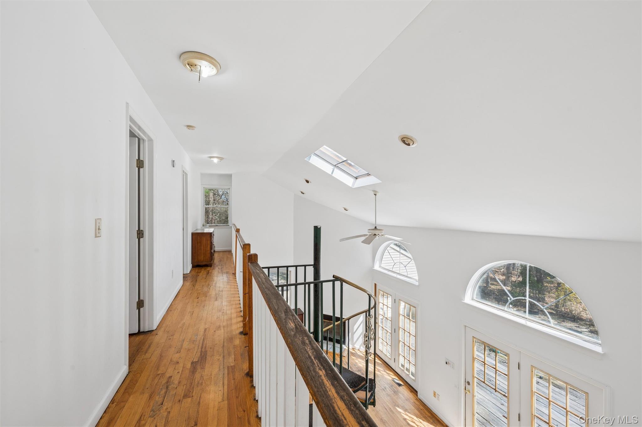 221 E Montauk Highway