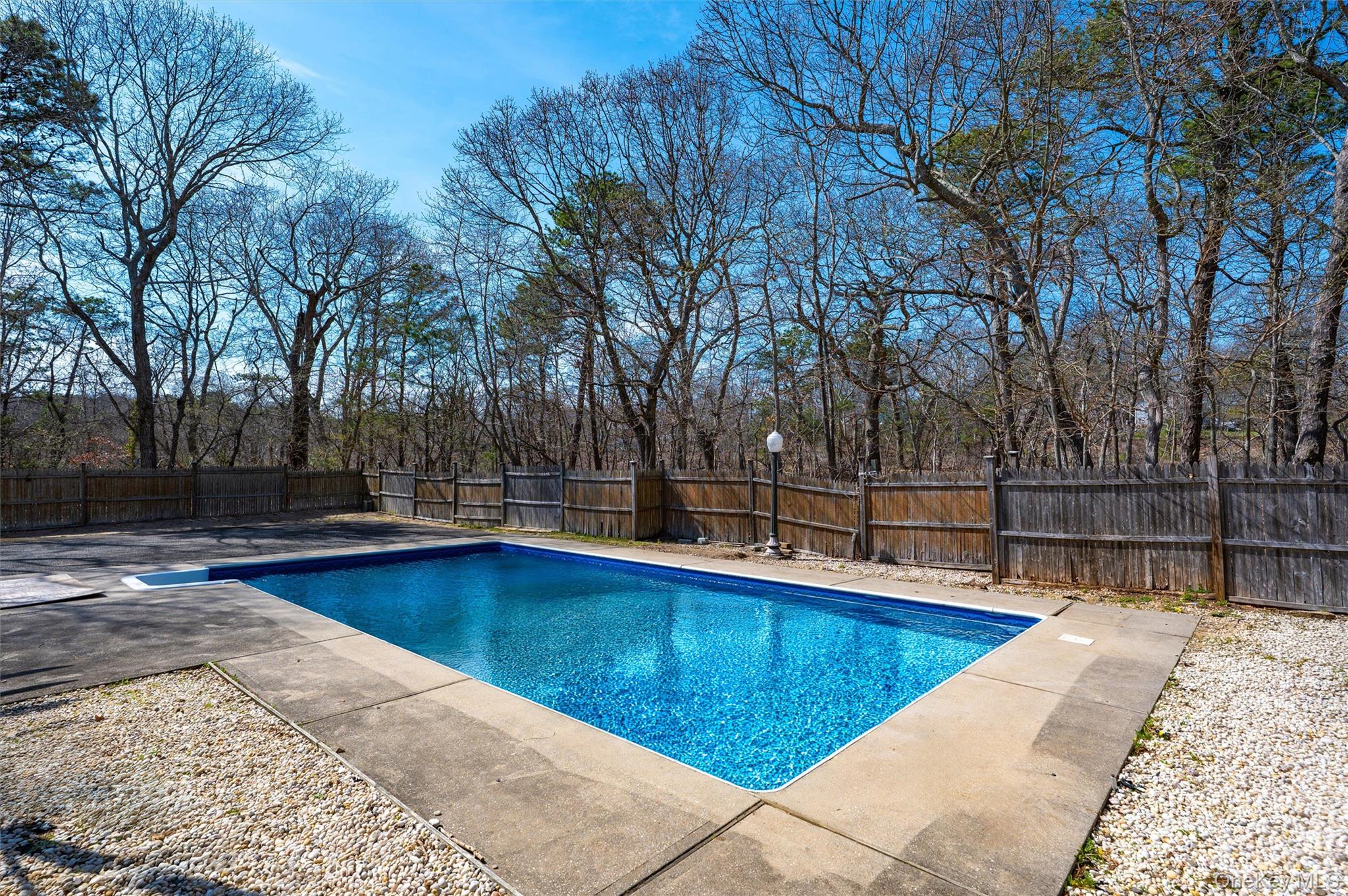 221 E Montauk Highway