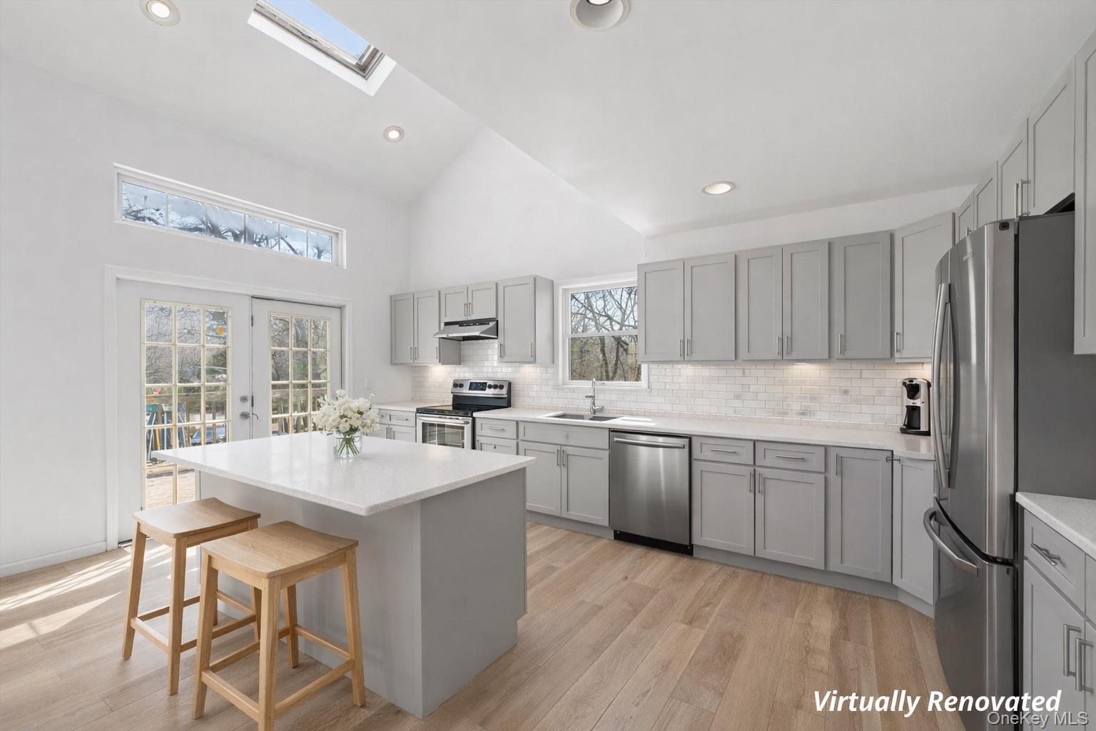 221 E Montauk Highway