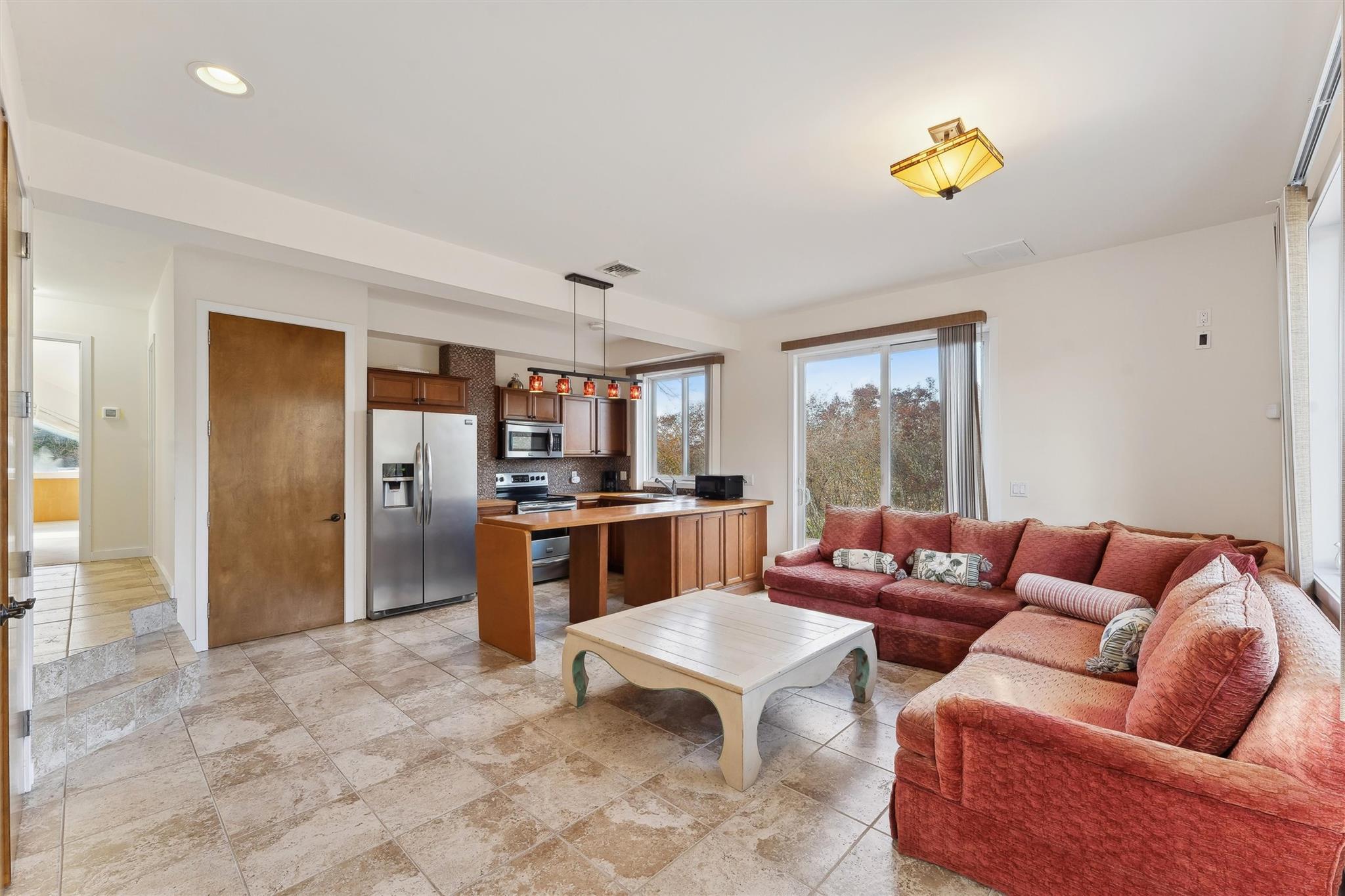 11 Watersedge Ct