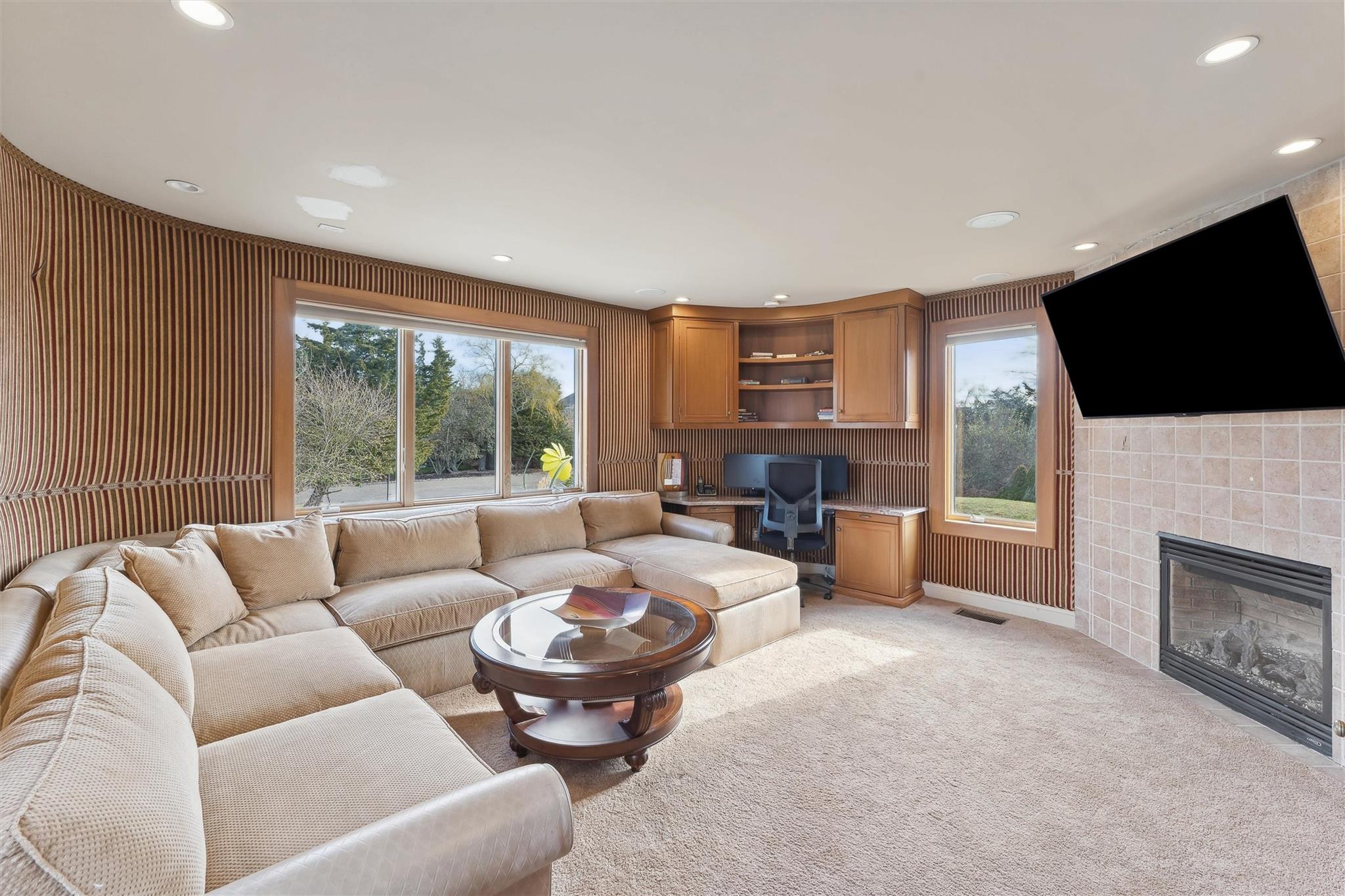 11 Watersedge Ct