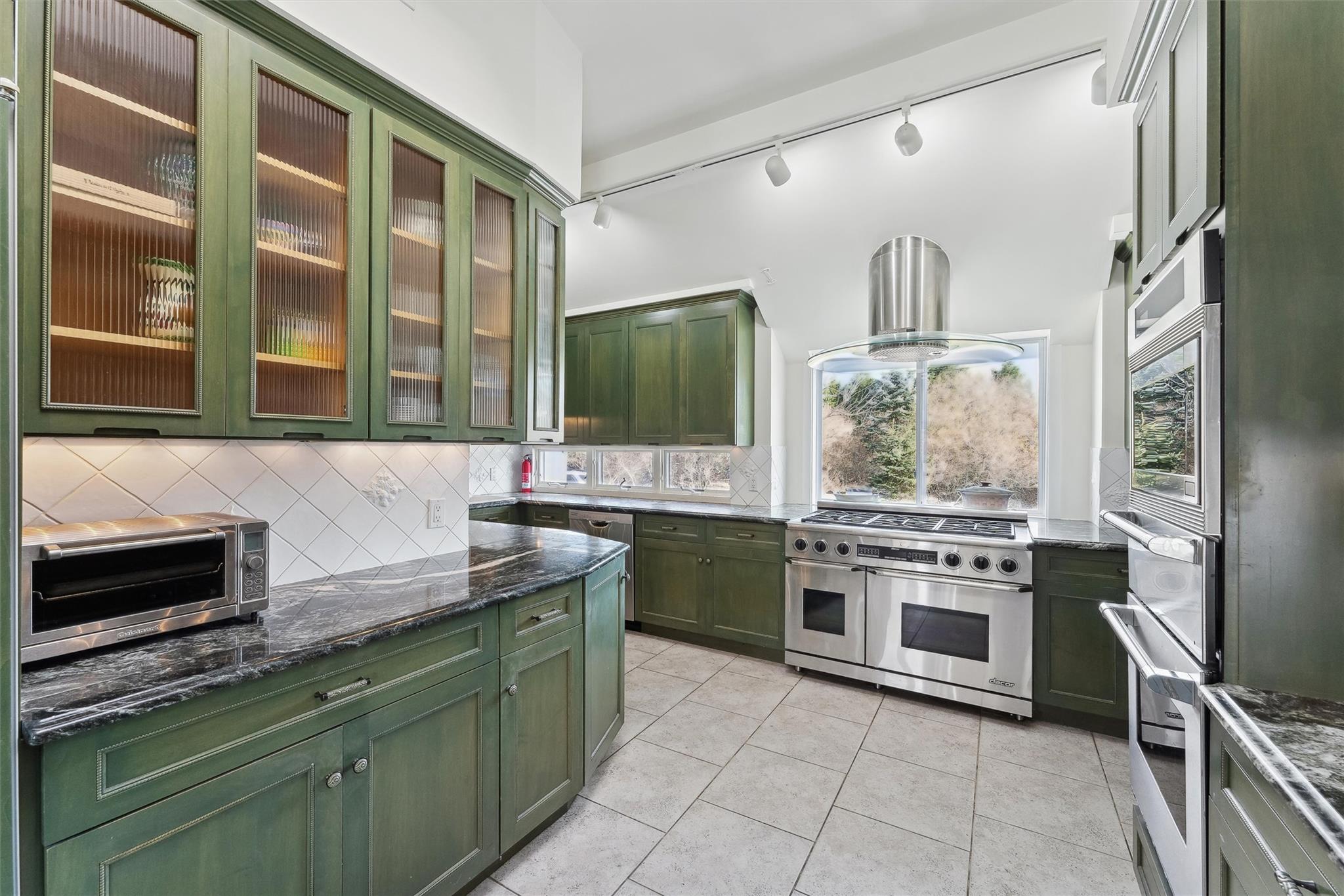 11 Watersedge Ct