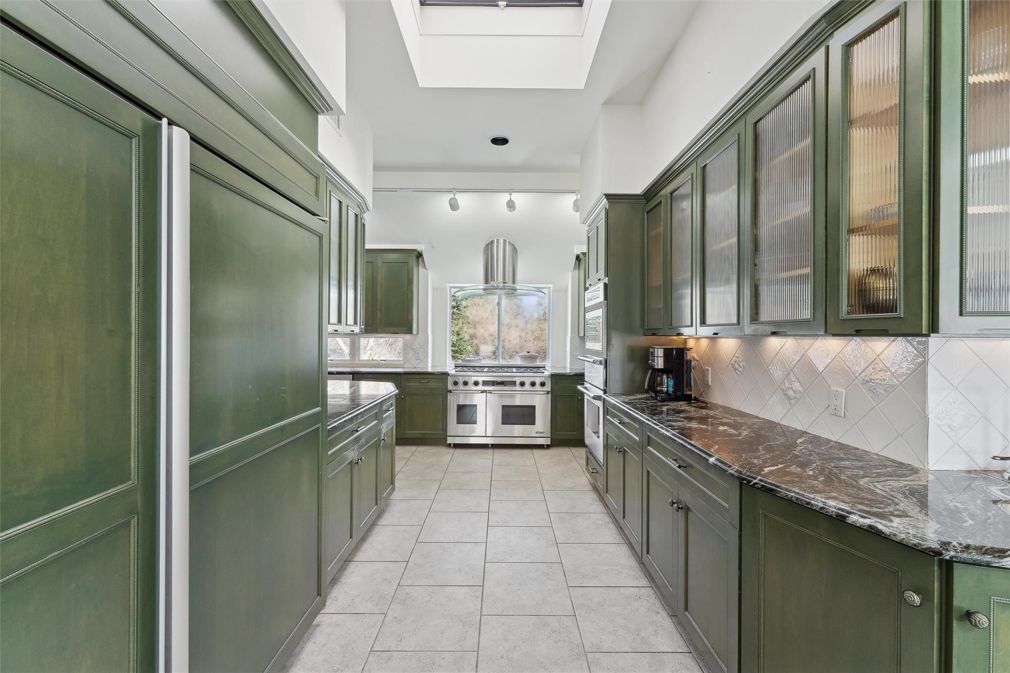 11 Watersedge Ct