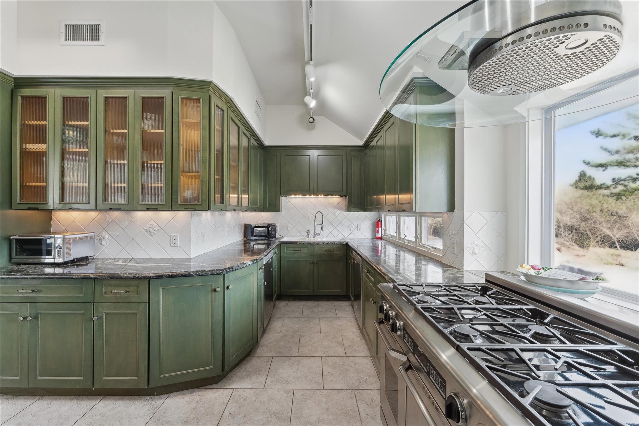 11 Watersedge Ct