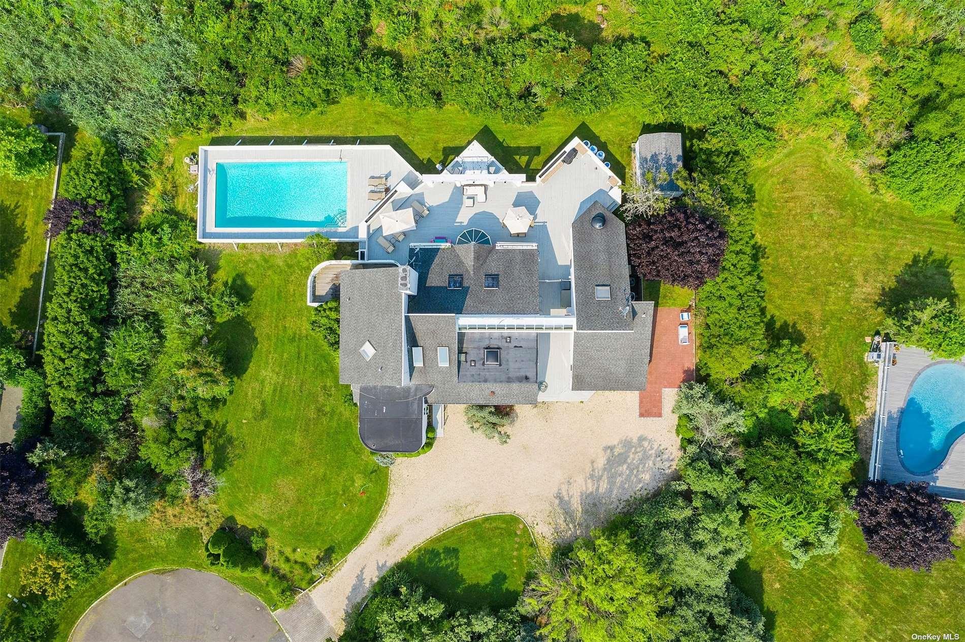 11 Watersedge Ct