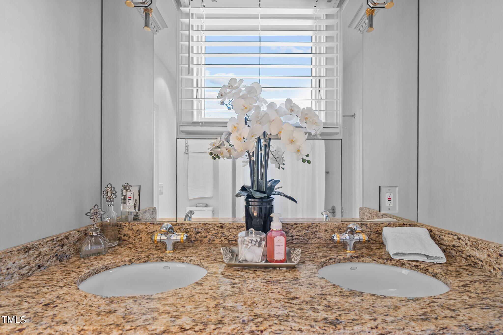 20000 Fountain