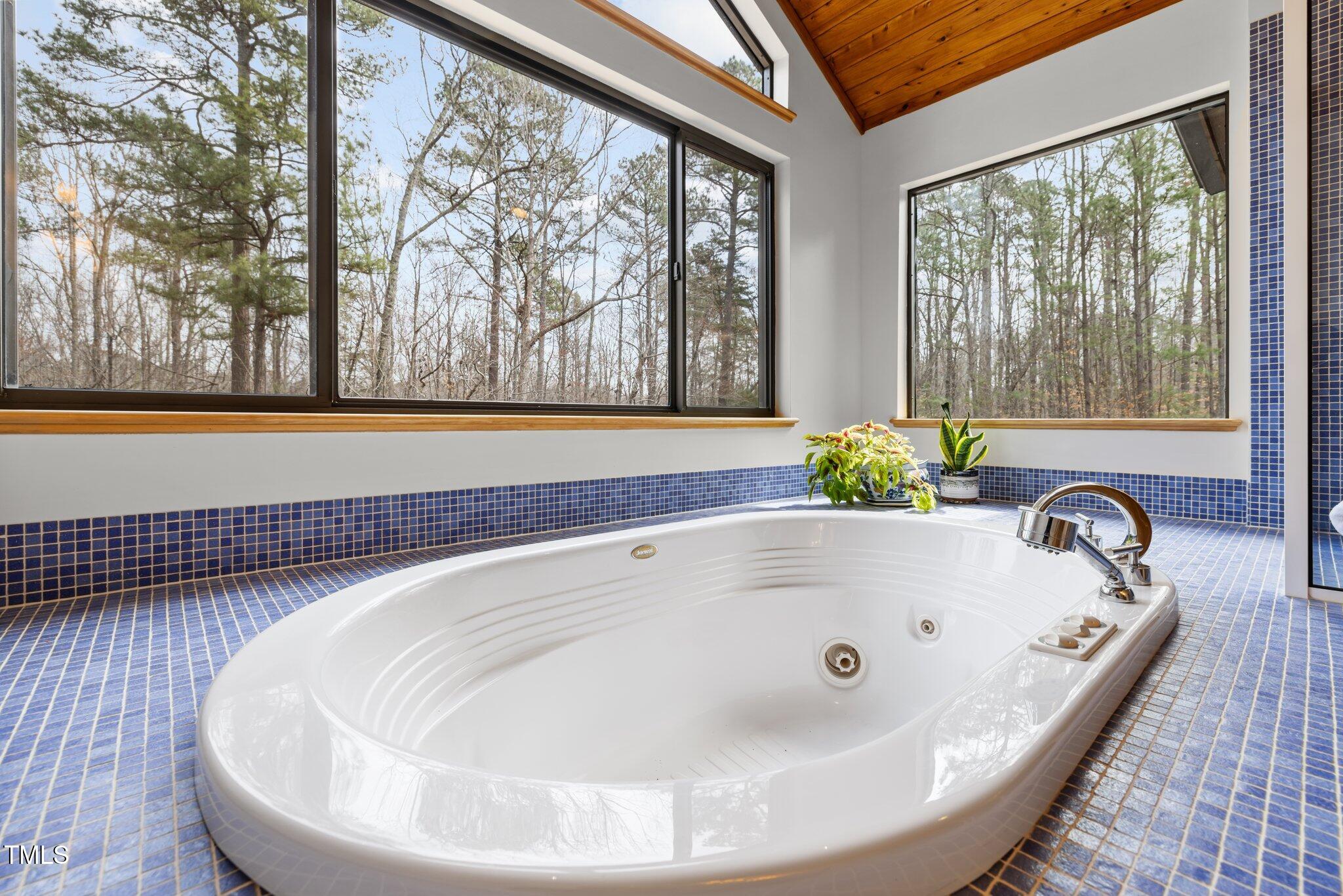 1011 Oxbow Crossing Road