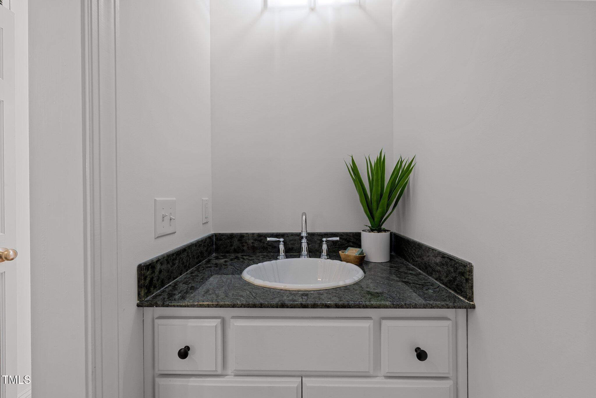10003 Fountain