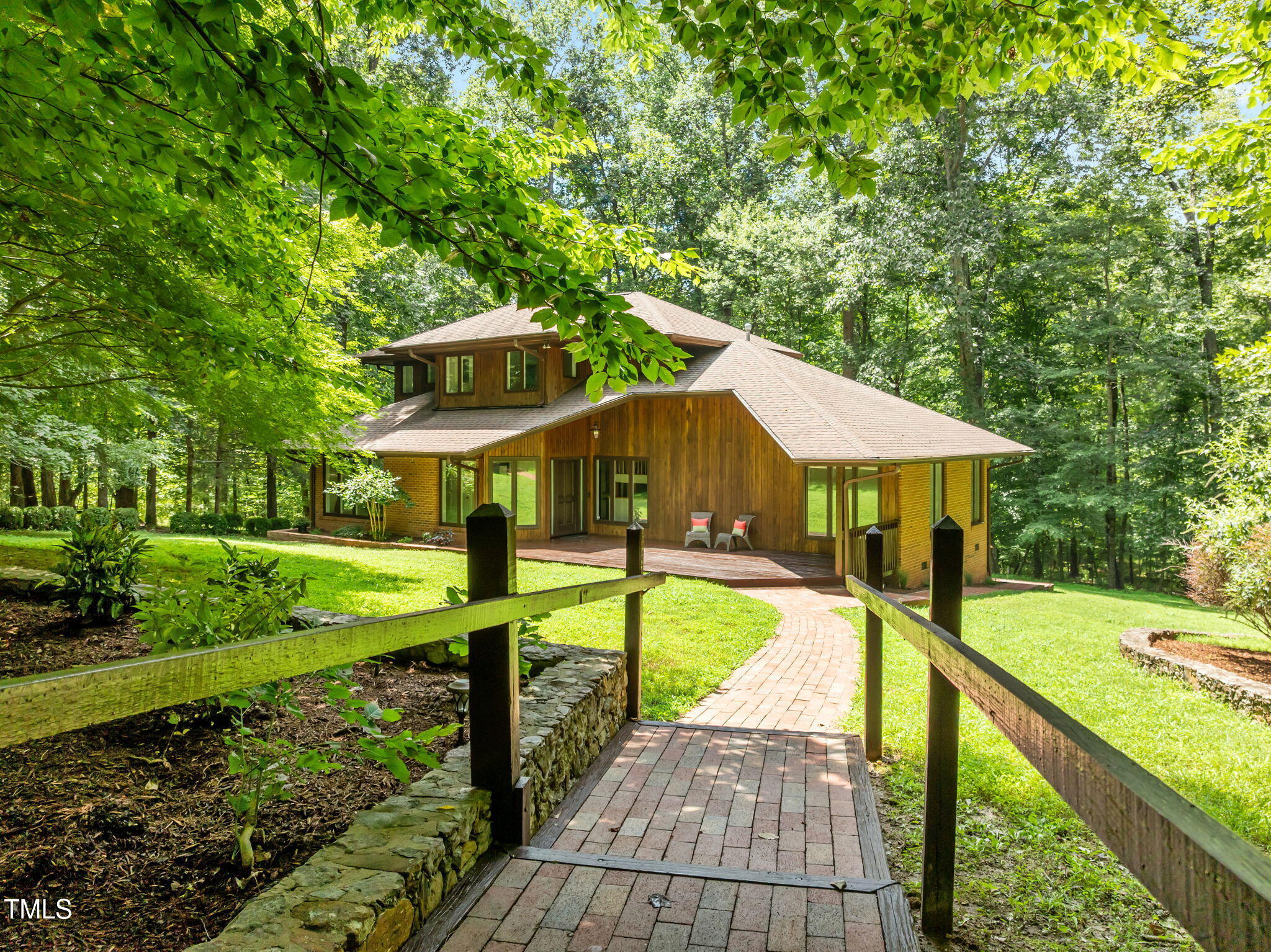 801 Creekstone Drive