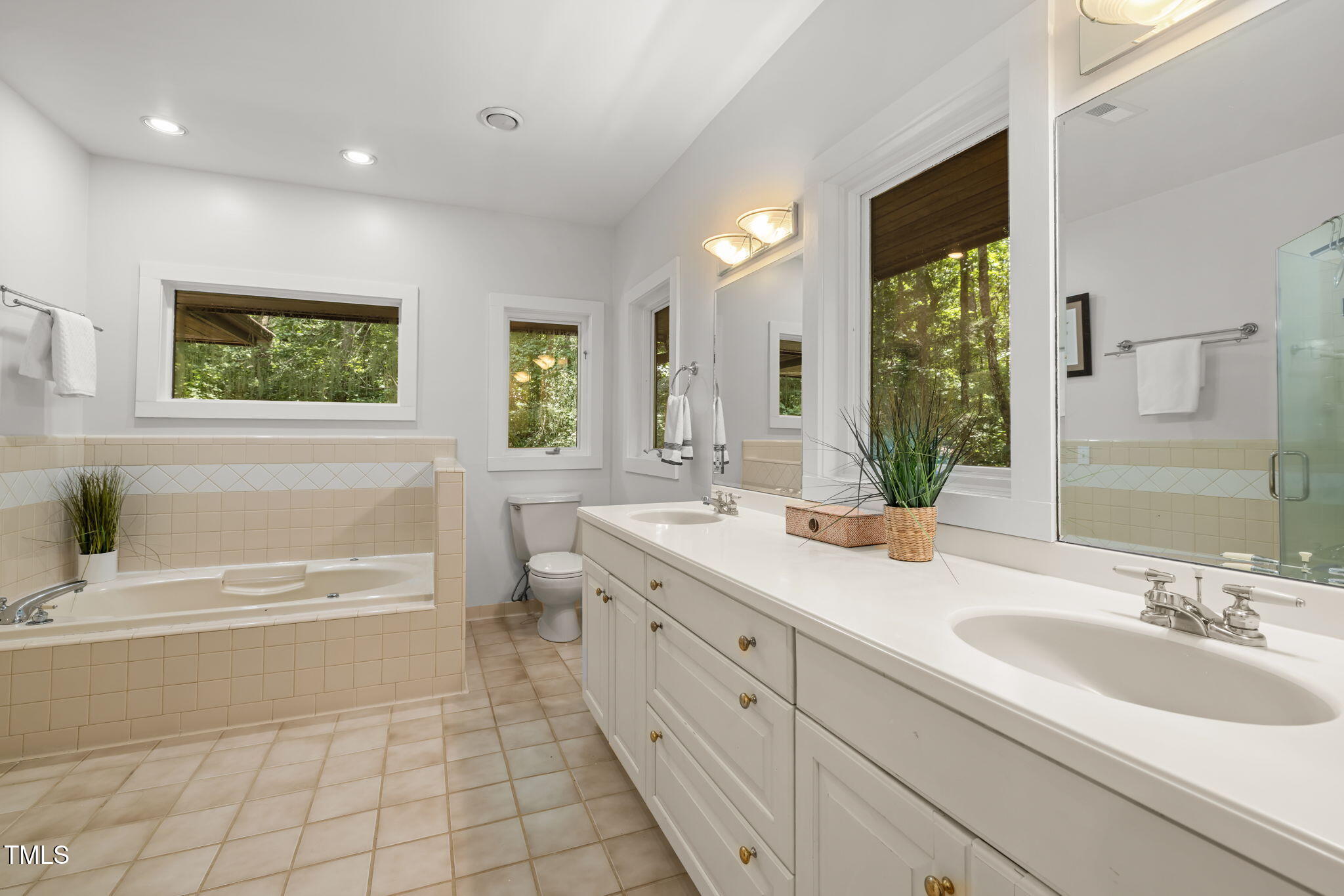 801 Creekstone Drive