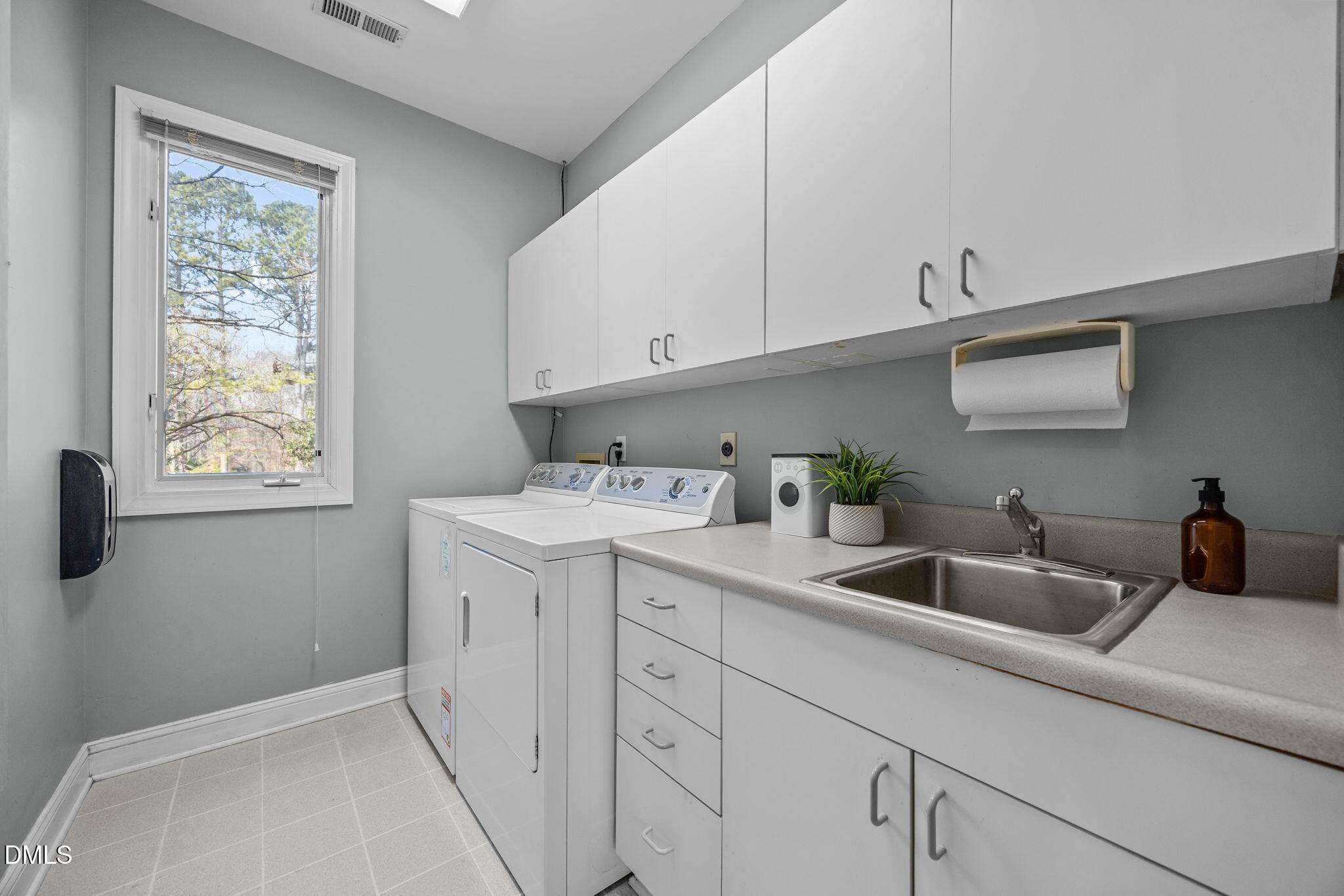 822 Creekstone Drive