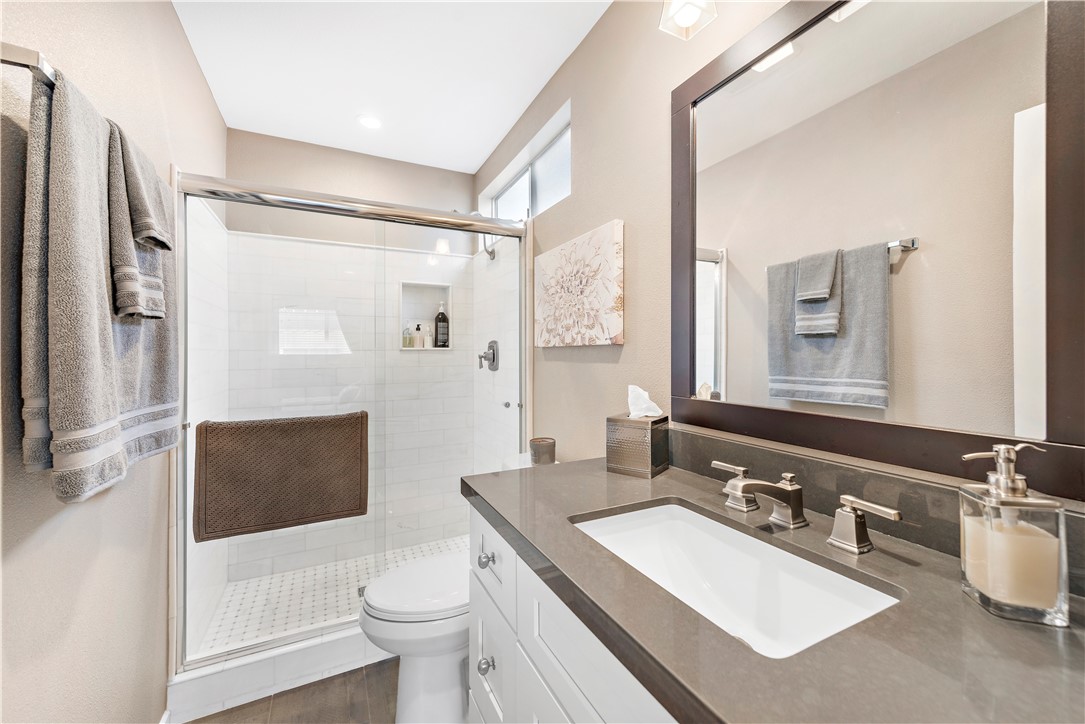 609 1/2 Carnation Avenue