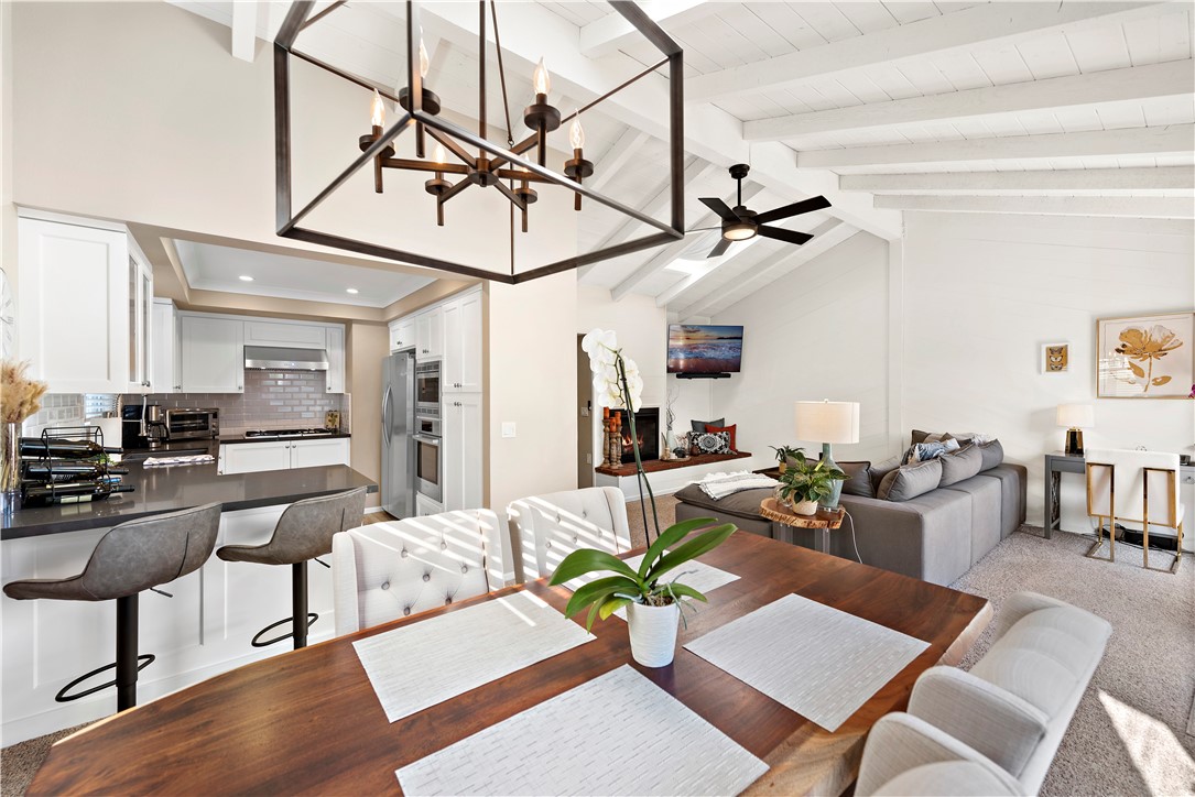 609 1/2 Carnation Avenue