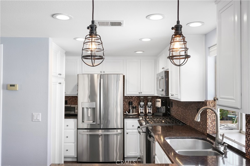 7659 Yorktown Avenue