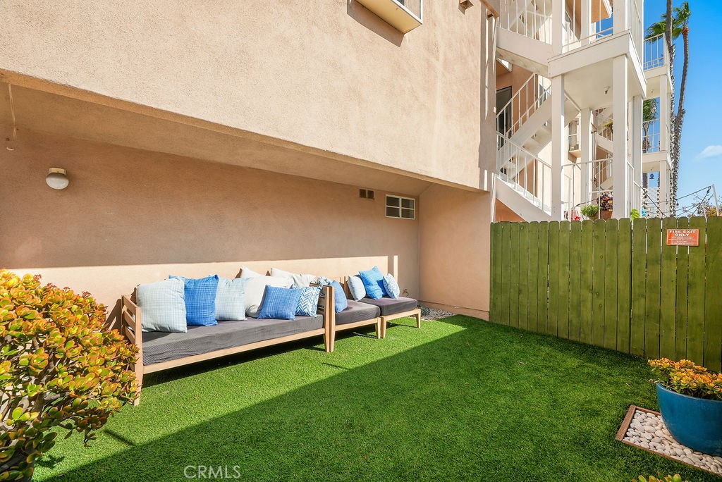 7659 Yorktown Avenue