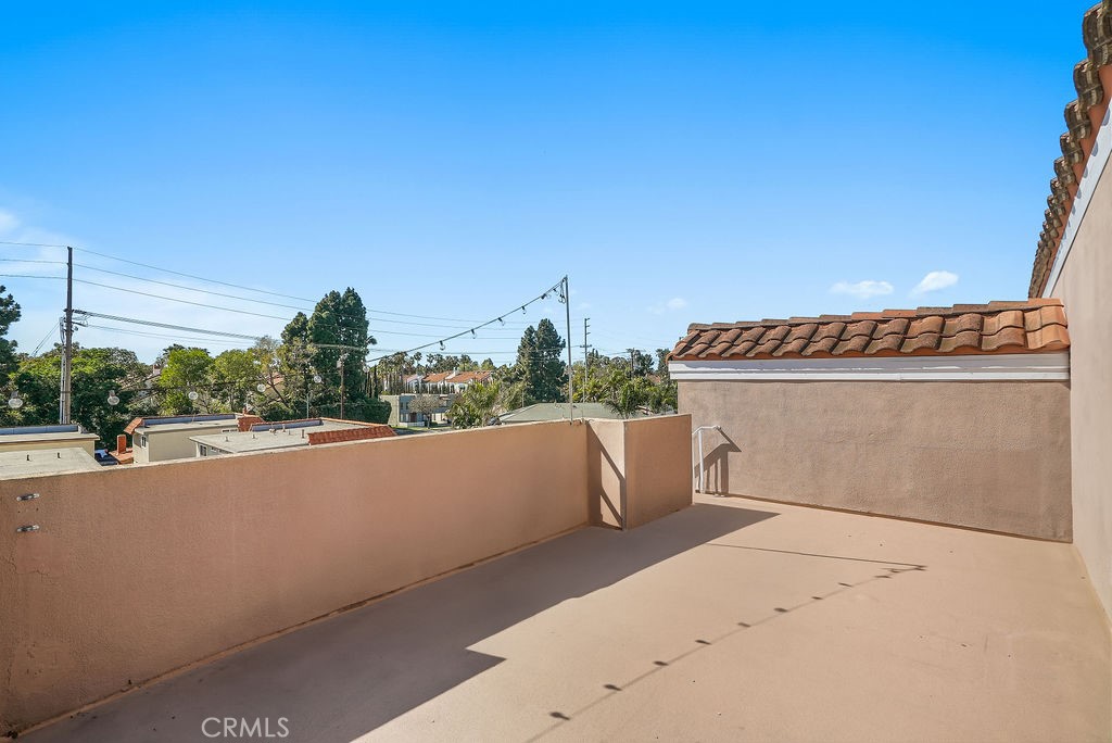 7659 Yorktown Avenue