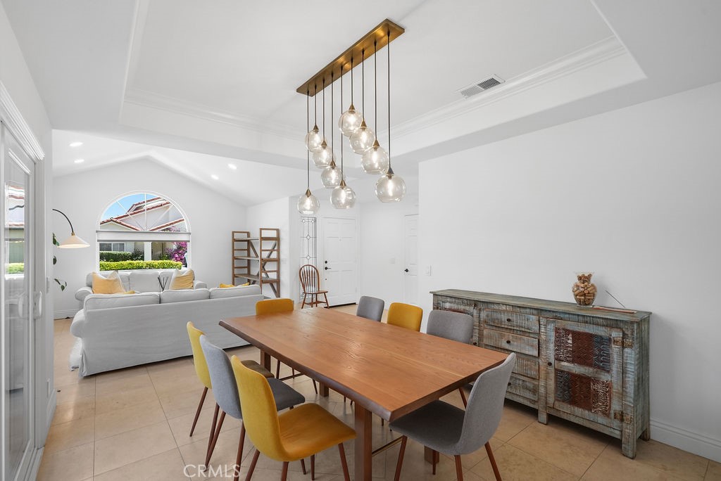 201 La Costa Court