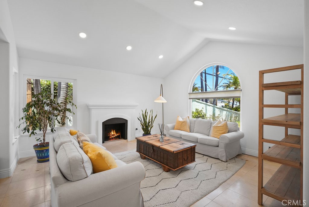 201 La Costa Court