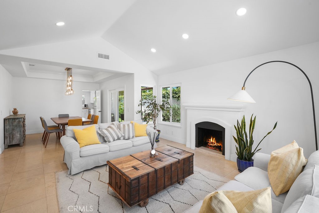 201 La Costa Court