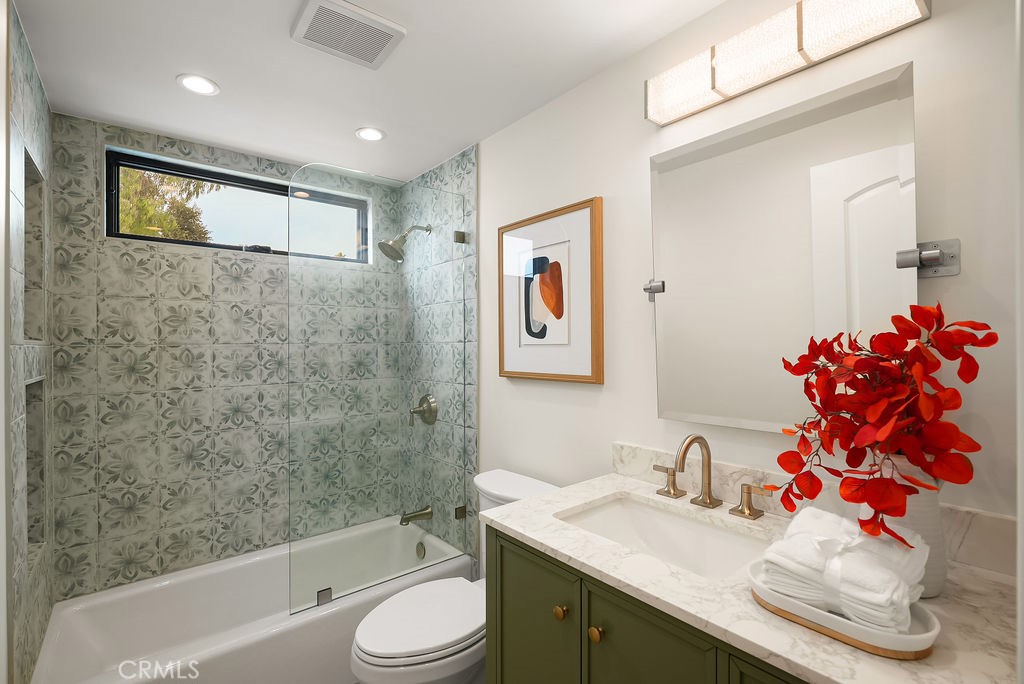 441 1/2 Goldenrod Avenue