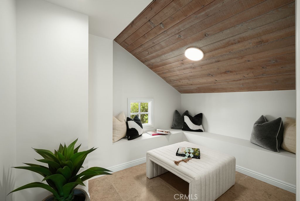 441 1/2 Goldenrod Avenue