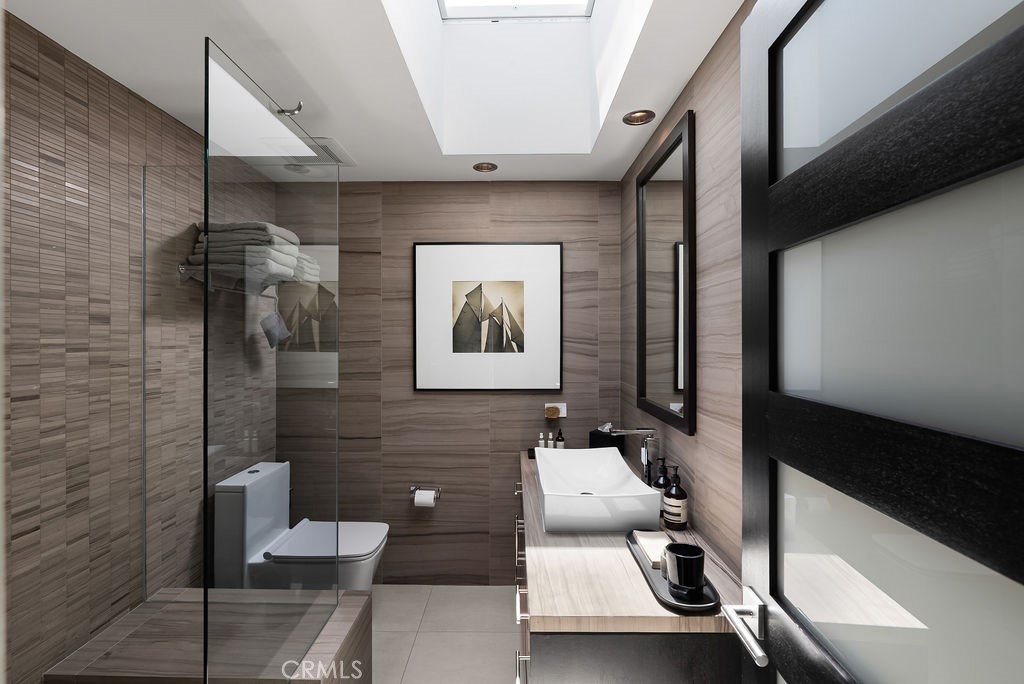 1585 S Coast Highway 66