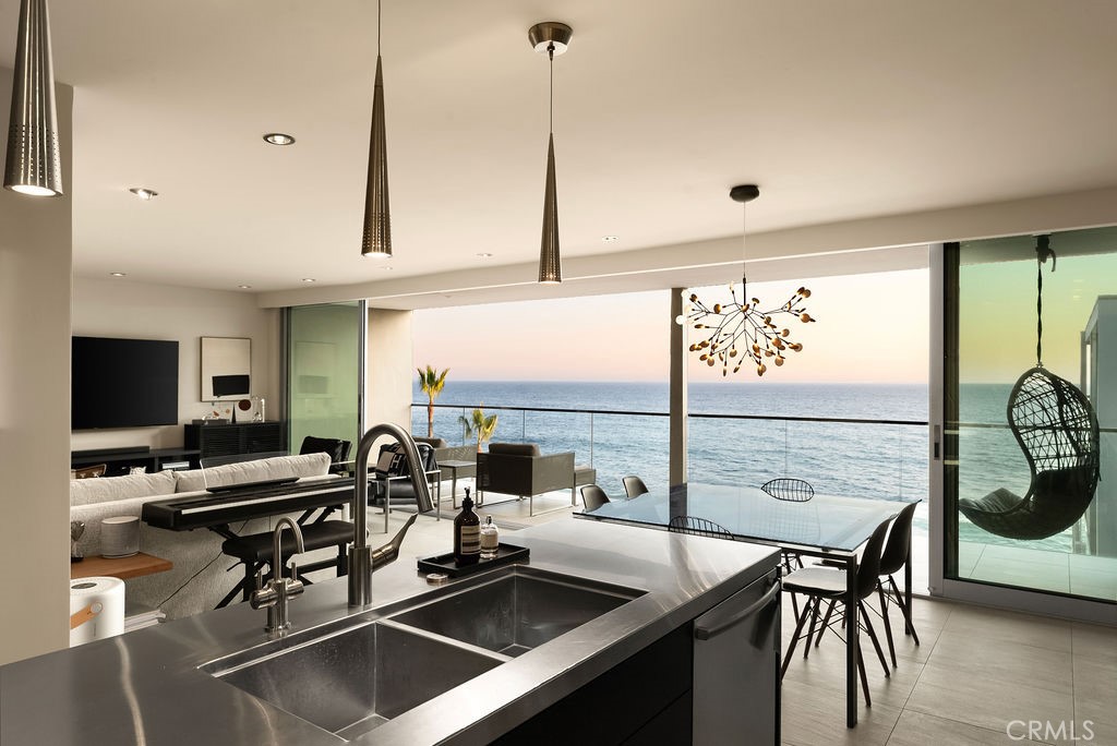 1585 S Coast Highway 66