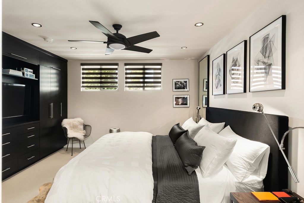 1585 S Coast Highway 66