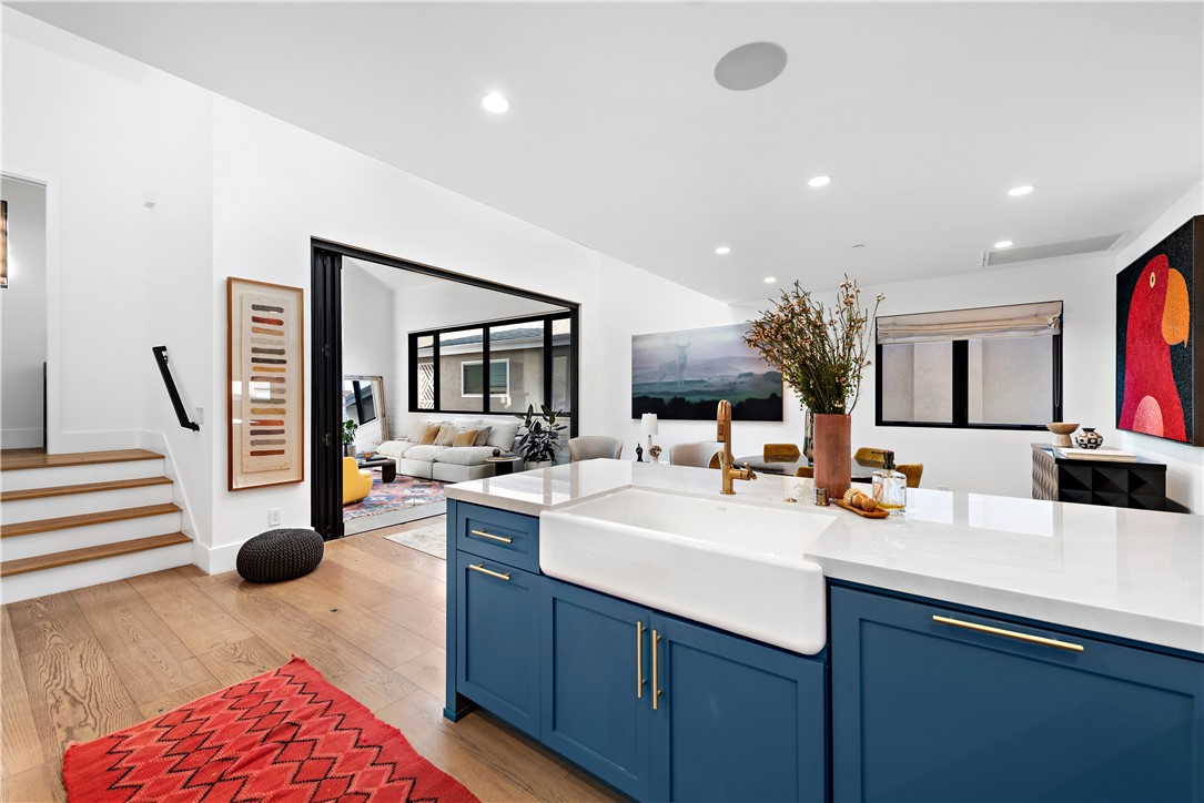 616 1/2 Acacia Avenue